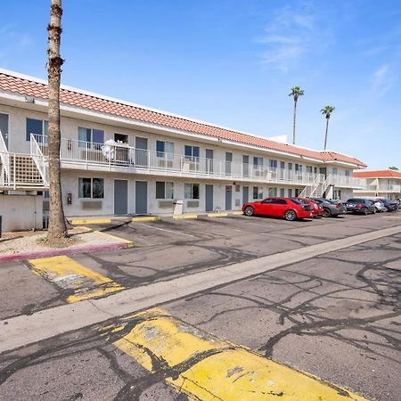 Super 8 By Wyndham Phoenix West Hotel Exterior photo